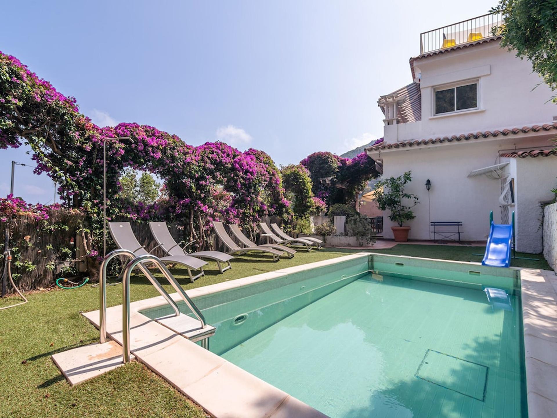 Villa met privézwembad en panoramisch uitzicht