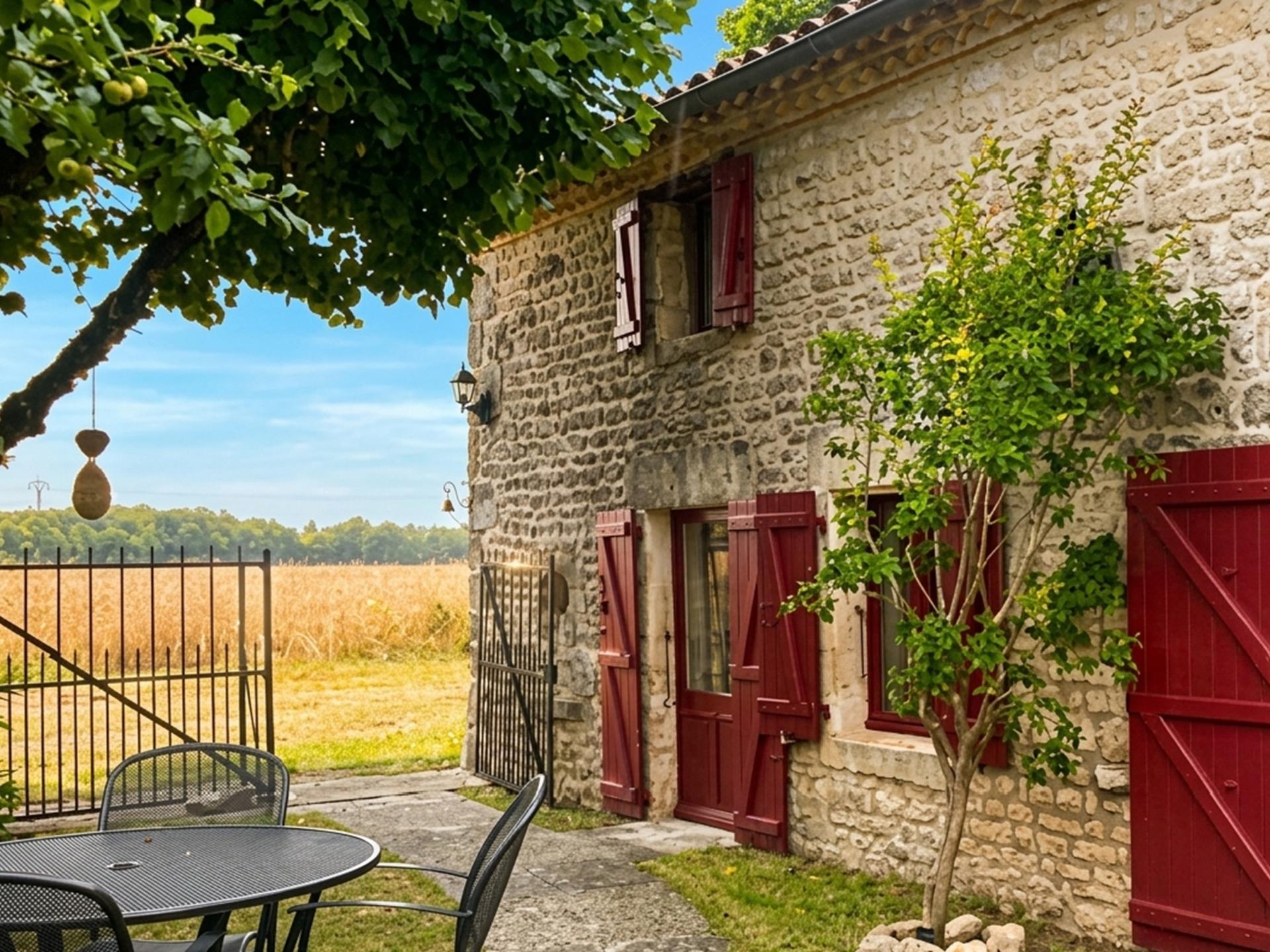 Authentiek Charente-huis, in rustig natuurgebied