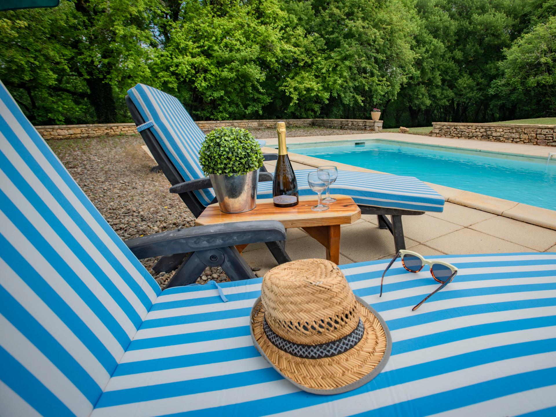 Rustig gelegen vakantiehuis, zwembad en uitzicht